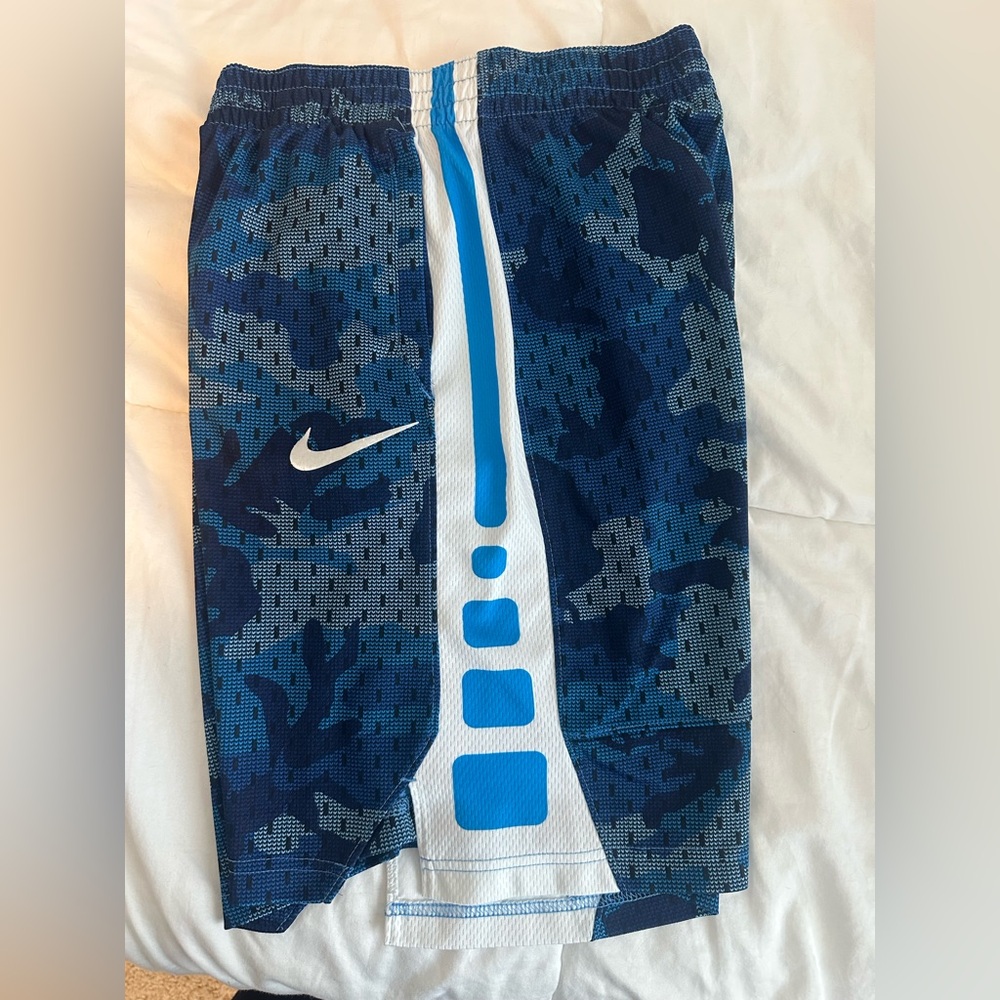 Boys youth Size large basketball shorts